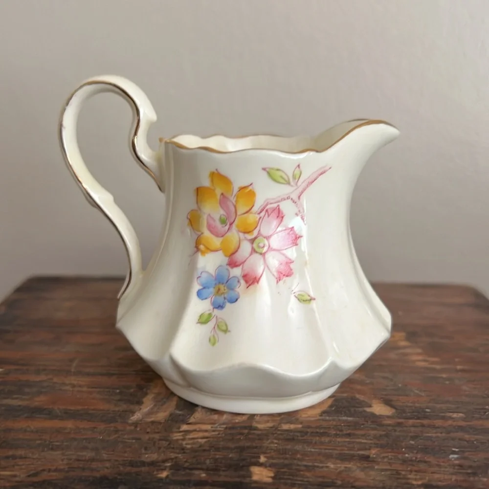 VTG | English Fine China Creamer - Picture 4 of 7